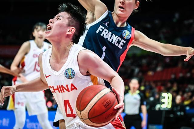 开云体育下载-老将沉稳小将不怯场 中国女篮全民皆兵再进四强