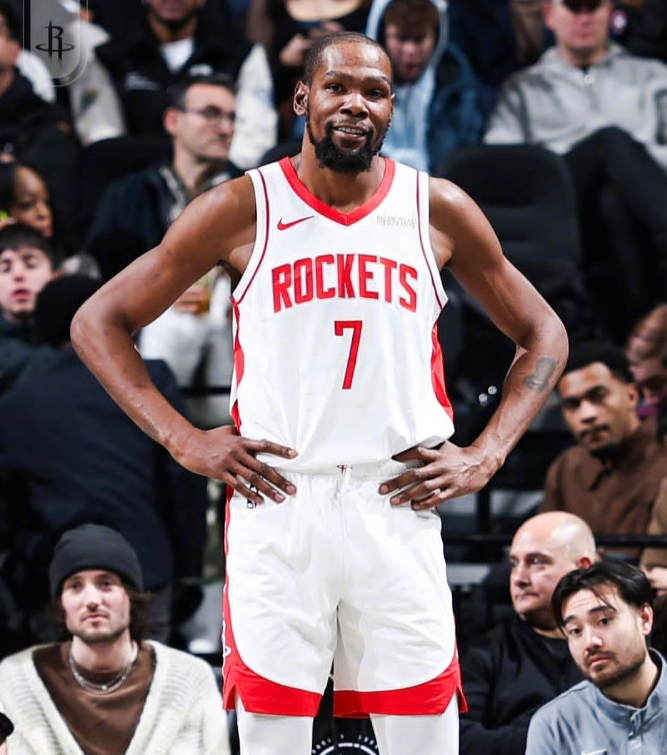 kaiyun-恩比德三双马克西36+10，杜兰特空砍36分+干扰绝杀，76人力克火箭